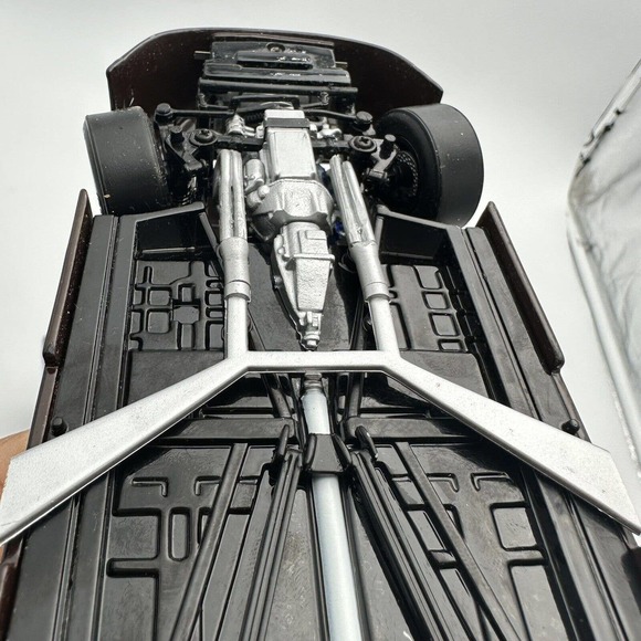 Dale Jarrett #88 UPS Race the Truck Flames 2001 NASCAR Mac Tools 1 24 ACTION - Picture 8 of 8